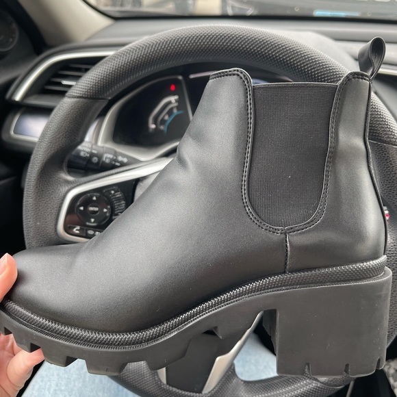 Black Steve Madden Boots - Picture 1 of 5